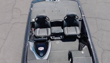 22ZXR21-11.jpg